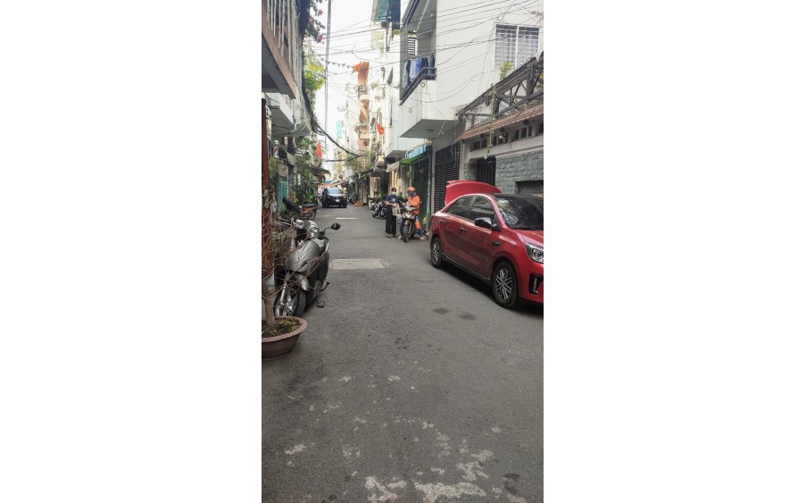 gia đình cần bán Nhà ở nằm ngay ngã 4 Lê Văn Sỹ - Huỳnh Văn Bánh